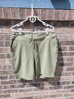Duluth Trading Women's Armachillo Shorts, Size 14